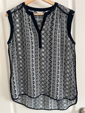 REITMENS Petites Navy Blue and White Geometric Print Sleeveless Blouse Medium